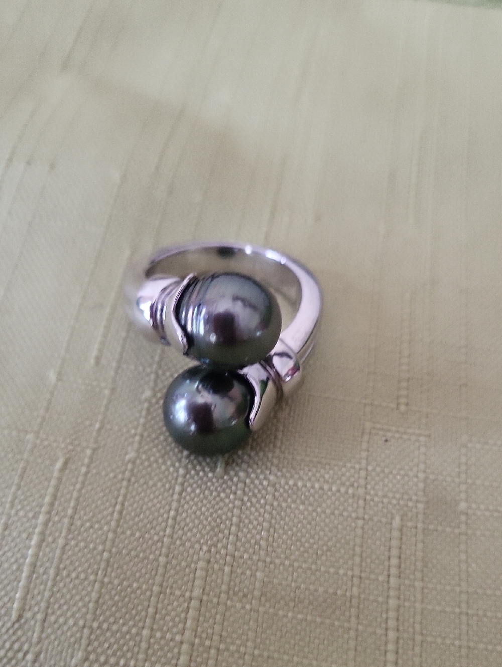 Sterling Silver Ring with Dark Green Tahitian Pearl Accents